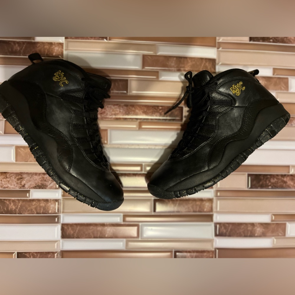 Air Jordan 10 Retro "NYC" Size 9!
